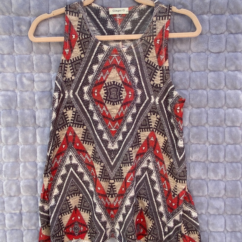 Beautiful detailed tank tops size medium